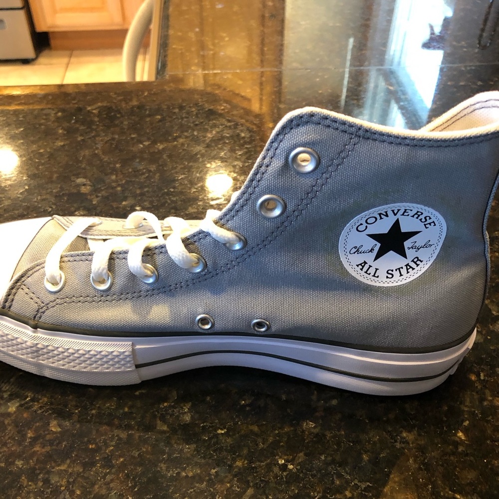Women’s Chuck’s Rise High Grey nwt